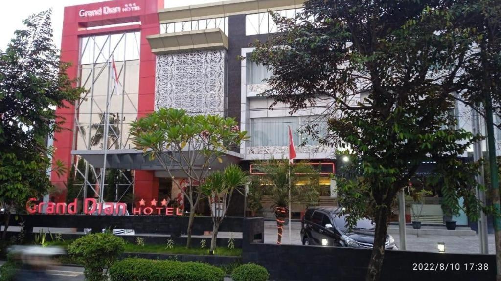 Grand Dian Hotel Slawi Tegal  Exterior photo